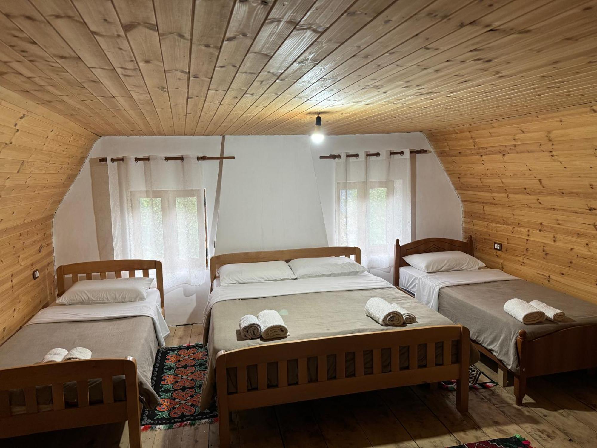 Hotel Bujtina Shkambi Theth Esterno foto