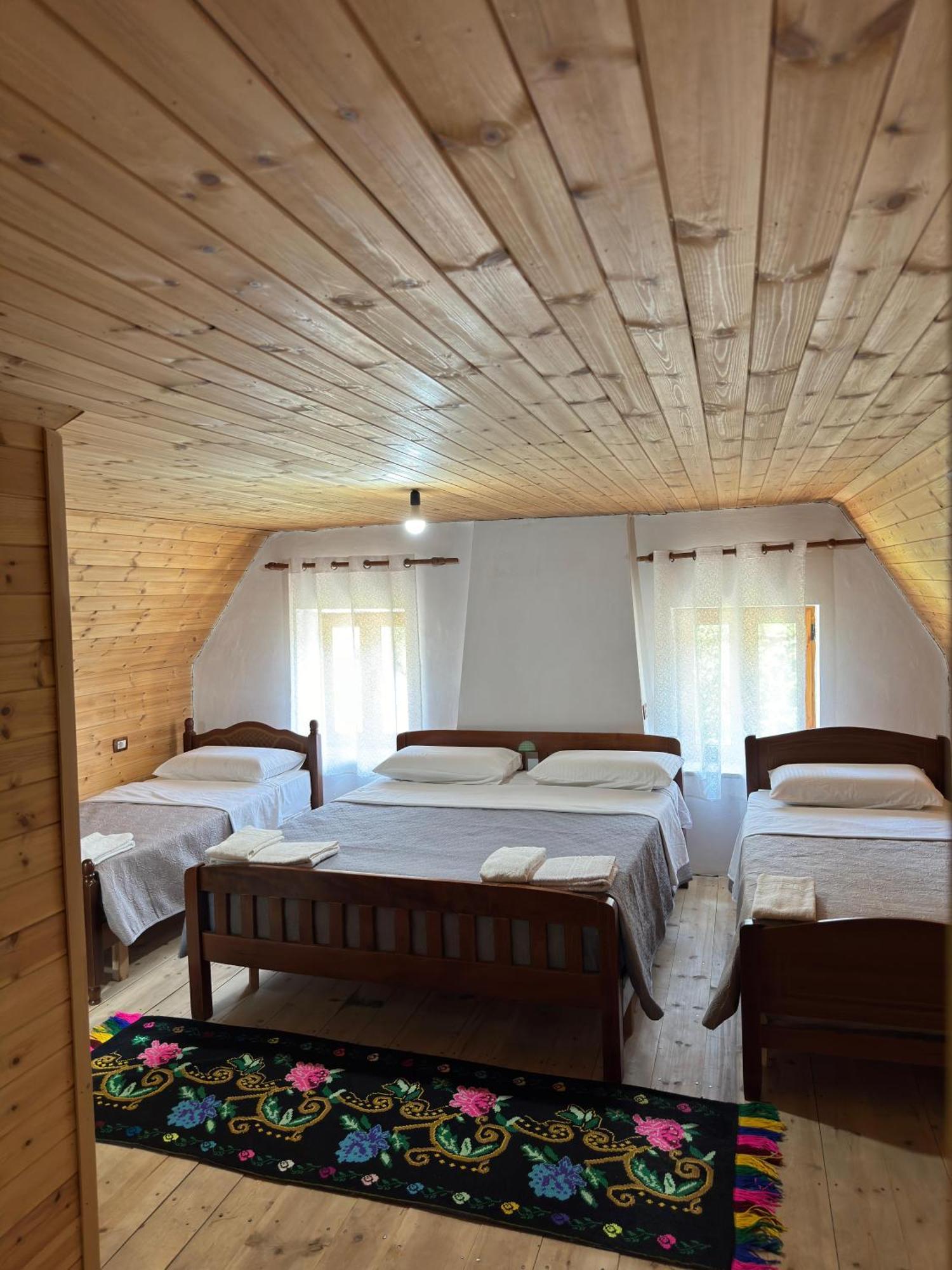 Hotel Bujtina Shkambi Theth Esterno foto